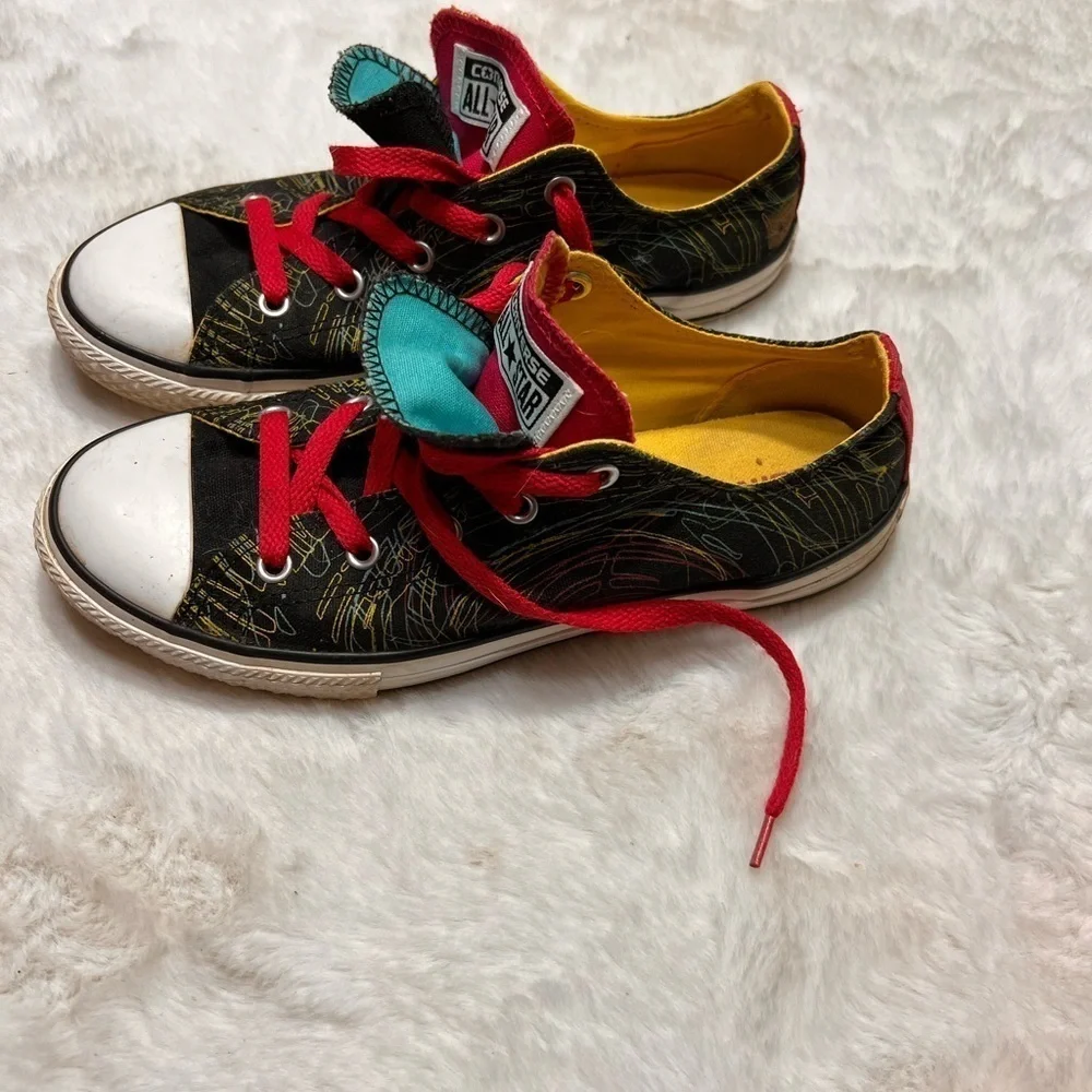 Converse sneakers size 4